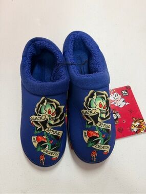 Ed Hardy Black Rose of Death Skull Slippers Blue XL 11/12 Y2K Tattoo NWT
B346